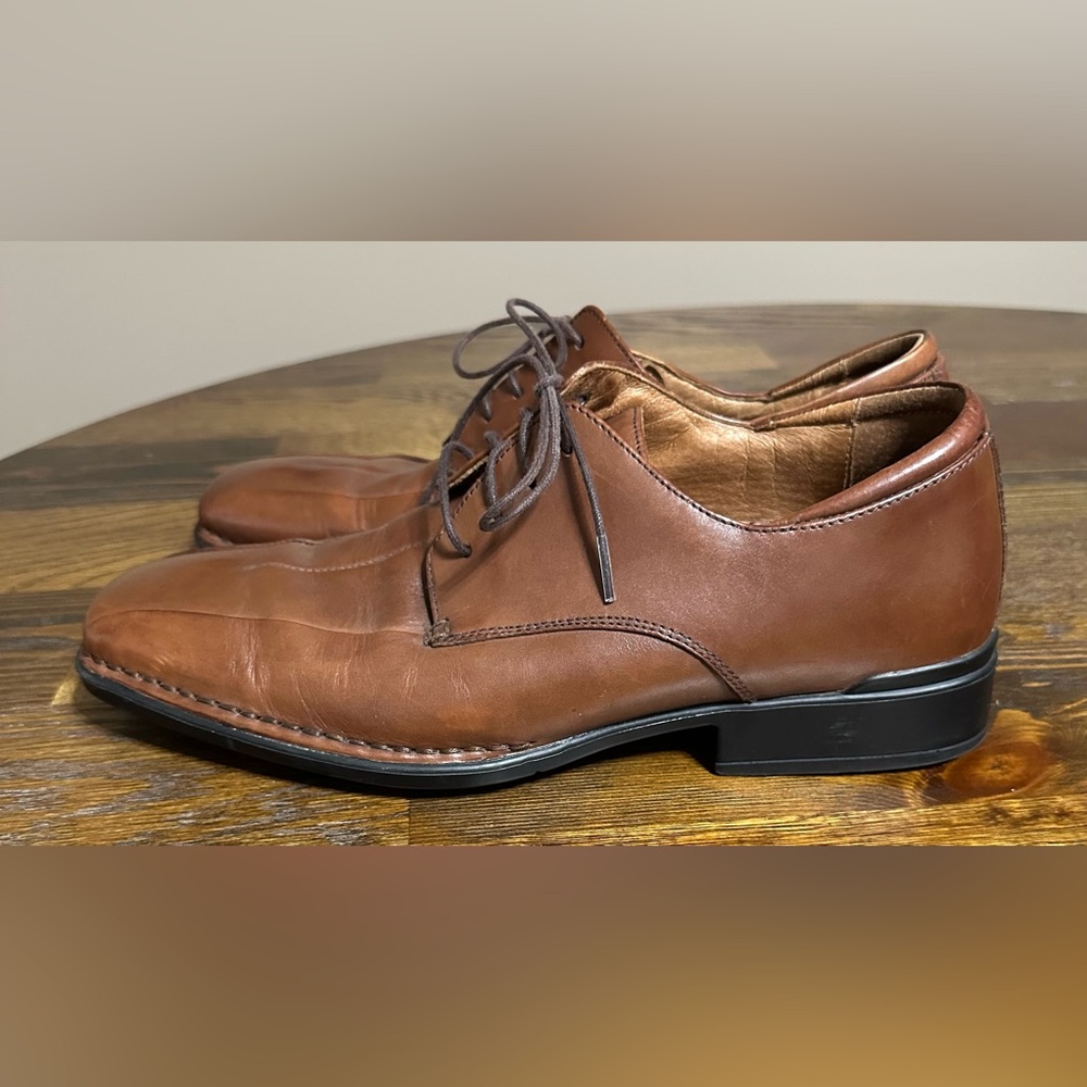 Rockport Men's Brown Leather Oxfords
Like new